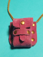 Mini Pouch with stone egg