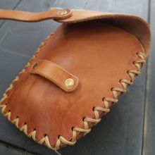 closure for leather butterfly pouch
